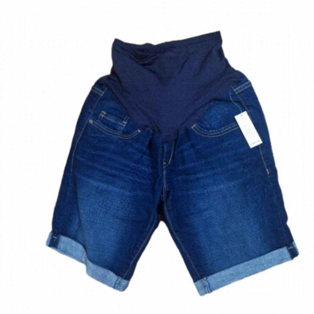 Old Navy Maternity jean shorts size 4 regular. New with tags. Indigo
